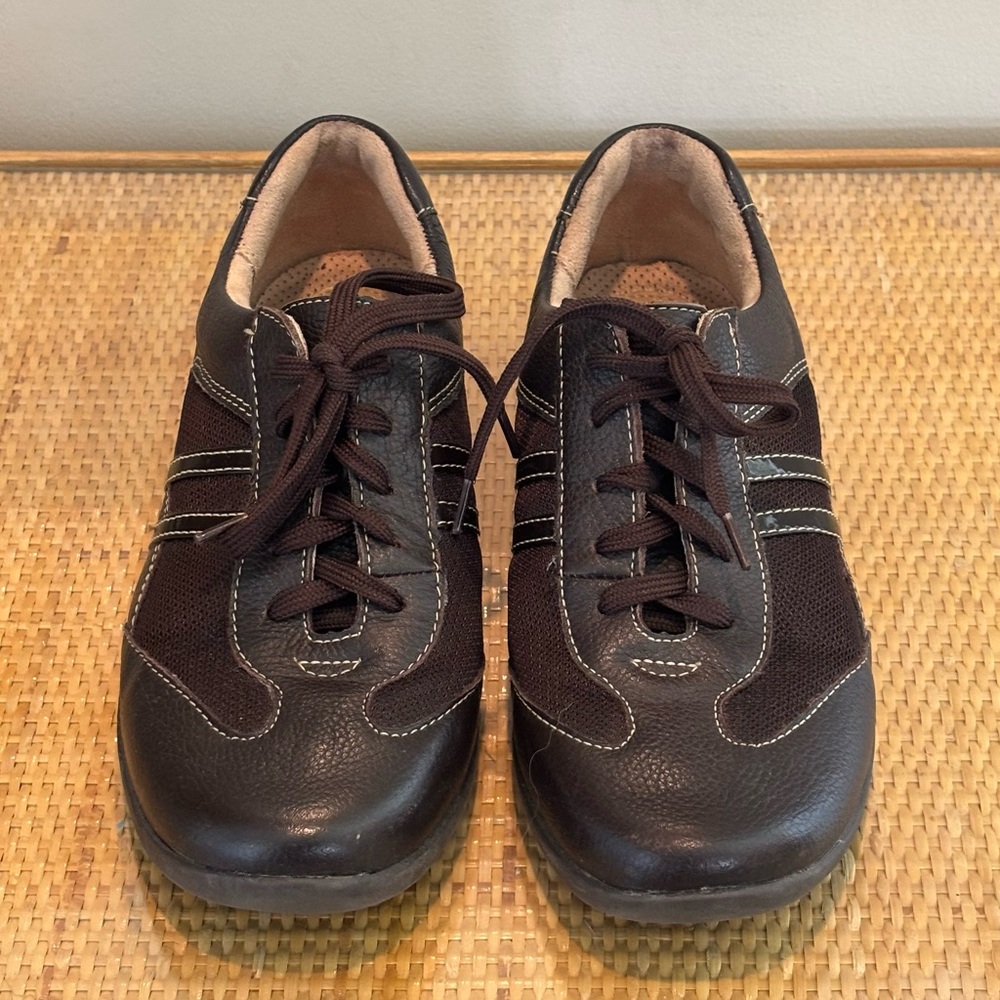 Naturalizer women’s leather sneakers size 10 NWT!